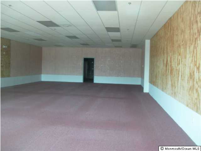 More Photos Of 912 W Bay Ave, Barnegat Storefront For Lease