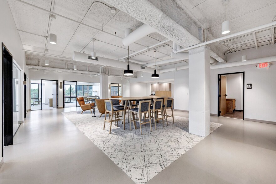 More Photos Of 201 W Wisconsin Ave, Neenah Apartments For Lease