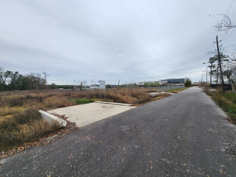 More Photos Of 2382 Sam Houston Parkway East, Houston Land For Sale