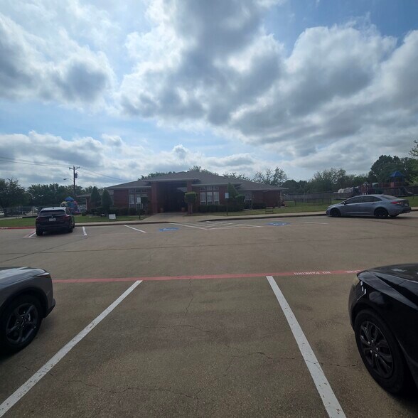More Photos Of 1770 Country Club Dr, Mansfield Daycare Center For Lease