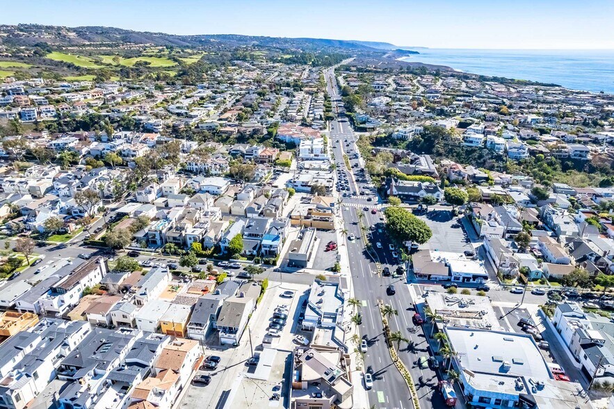 More Photos Of 3732-3734 E Coast Hwy, Corona Del Mar Storefront Retail Residential For Lease