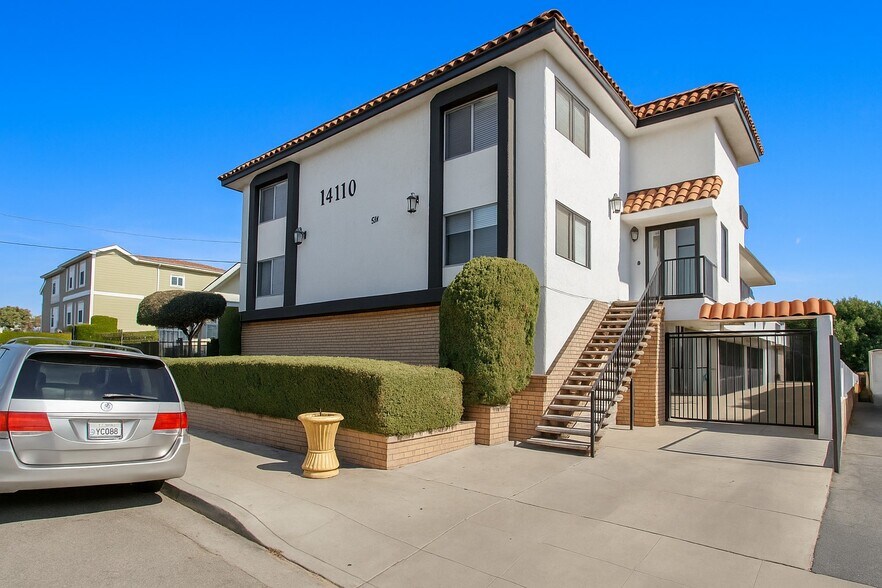 More Photos Of 14110 Yukon Ave, Hawthorne Apartments For Sale