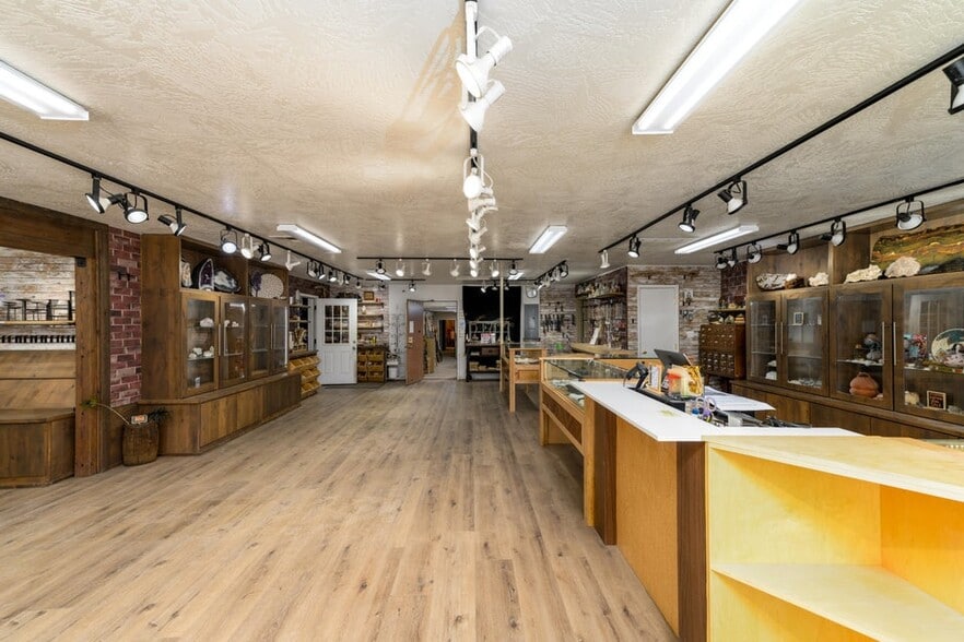 More Photos Of 150 S State St, La Verkin Flex For Sale