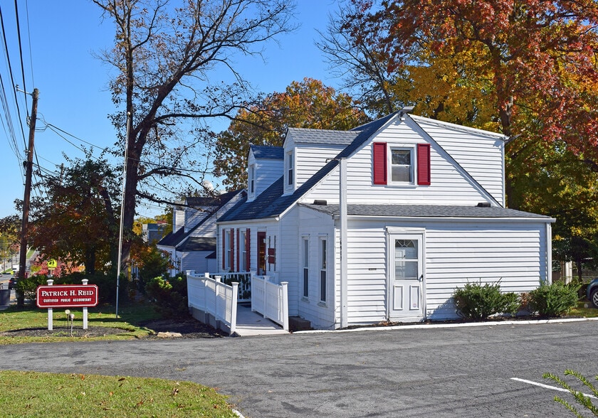 6917 Annapolis Rd, Hyattsville, MD 20784 Storefront Retail Office For