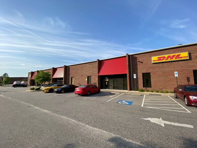 More Photos Of 207 Airport Rd, Fayetteville Light Manufacturing For Lease