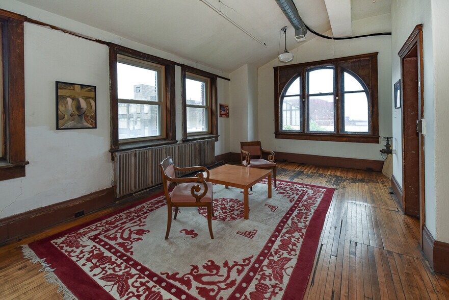 More Photos Of 4403 St Clair Ave, Cleveland Coworking Space