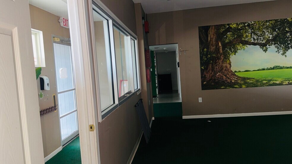 More Photos Of 109 W Midway Dr, Euless Medical For Sale