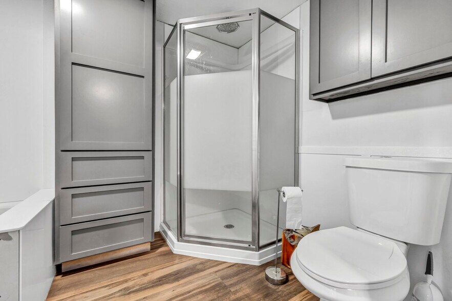 More Photos Of 100 Factory St, LaGrange Flex For Sale