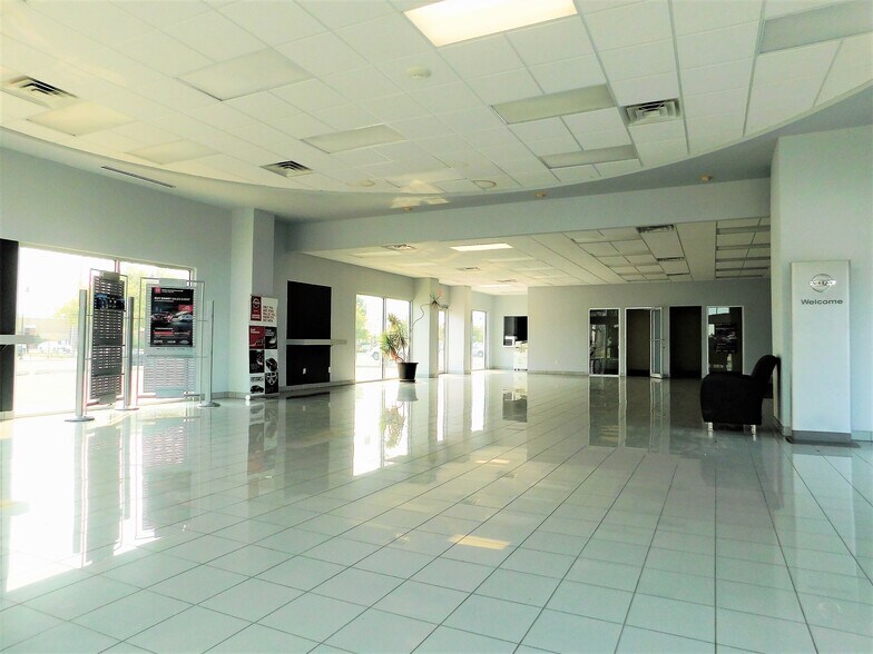 More Photos Of 202 W Gore Blvd, Lawton Auto Dealership For Sale