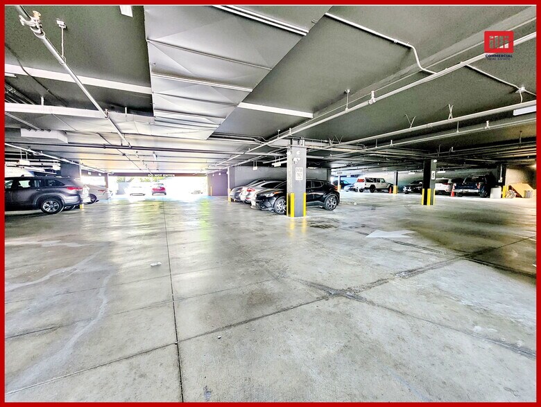 More Photos Of 5121 Van Nuys Blvd, Sherman Oaks Office Residential For Lease