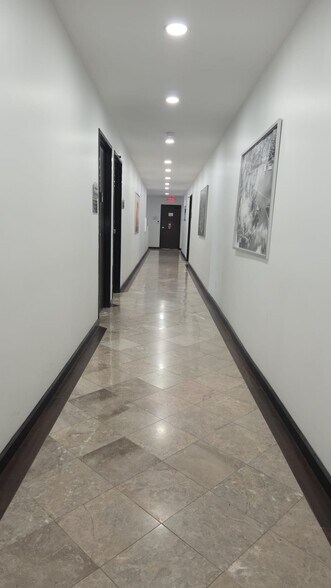 More Photos Of 22 W 35th St, National City Medical For Lease