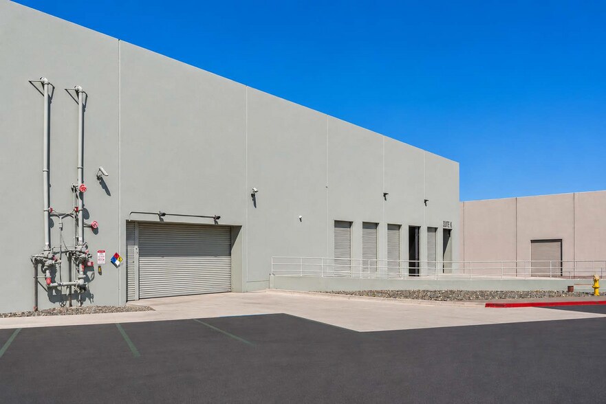 More Photos Of 8400 Miramar Rd, San Diego Showroom For Lease