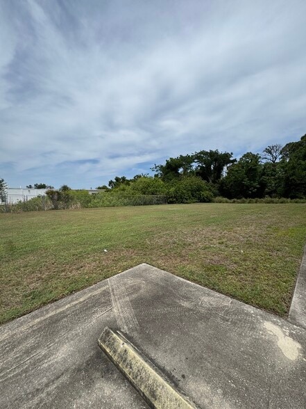 More Photos Of 1826 Baldwin St, Rockledge Warehouse For Sale
