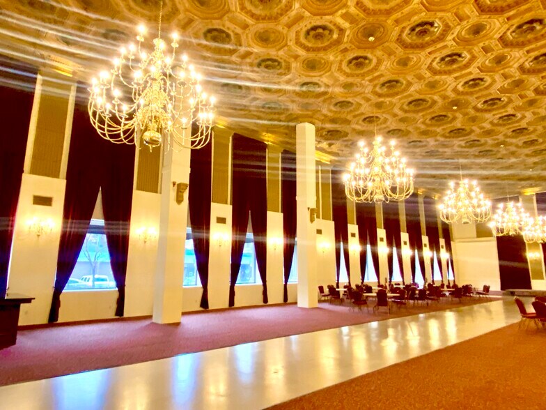 More Photos Of 1060 Fulton St, Fresno Office For Sale