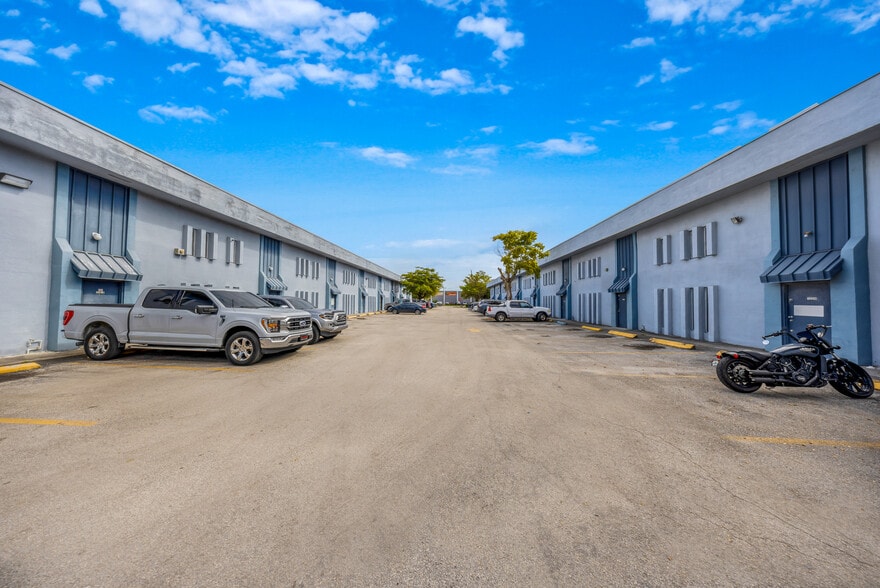 More Photos Of 12300-12316 SW 131st Ave, Miami Warehouse For Lease