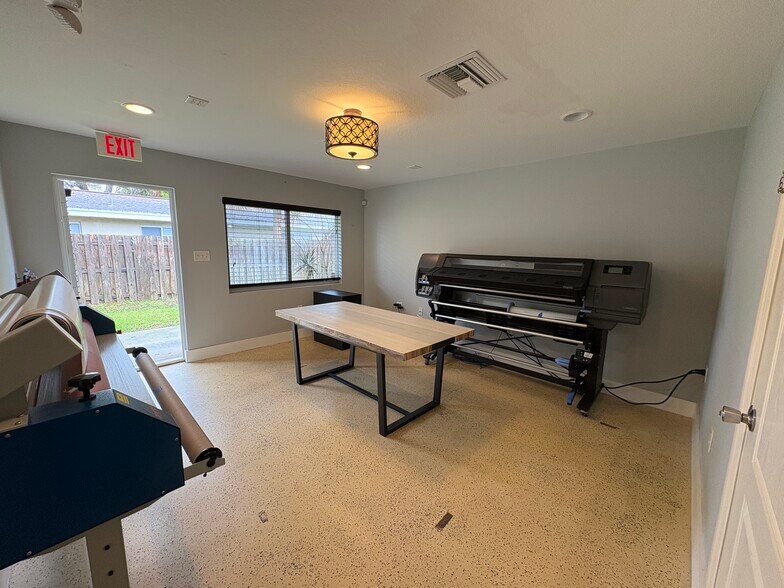 More Photos Of 1542 Guava Ave, Melbourne General Retail For Lease