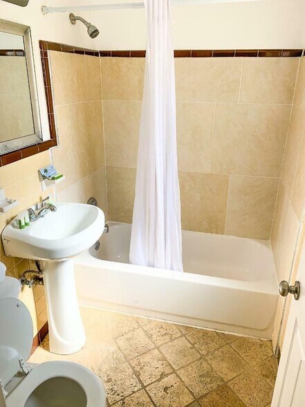 More Photos Of 345 Hamden Dr, Clearwater Hotel For Sale