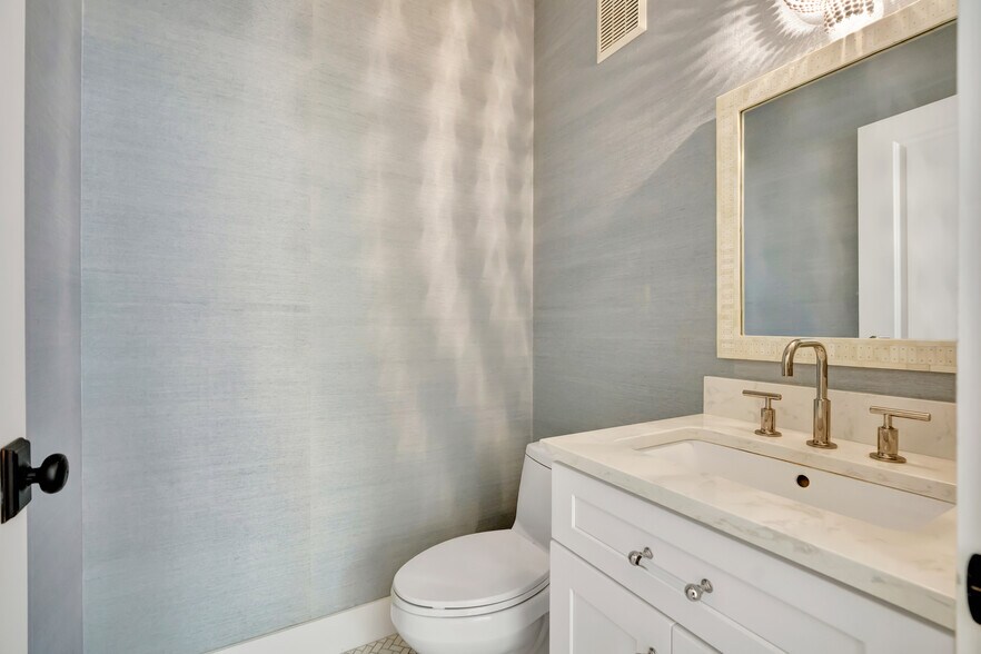 More Photos Of 725 N A1A, Jupiter Medical For Sale