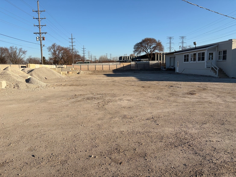 More Photos Of 1285 Aurora Avenue Ln, Aurora Warehouse For Lease