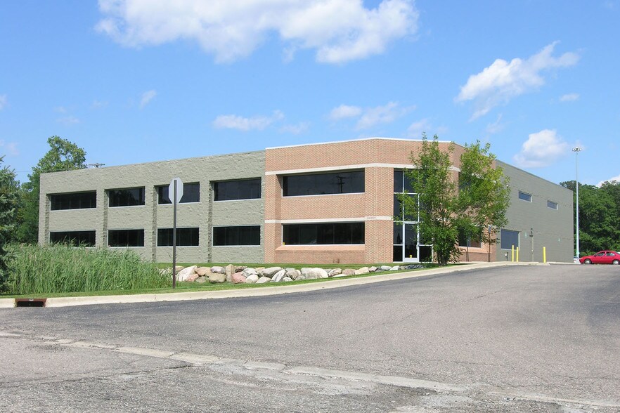 Primary Photo Of 24860 Hathaway St, Farmington Hills Warehouse For Lease