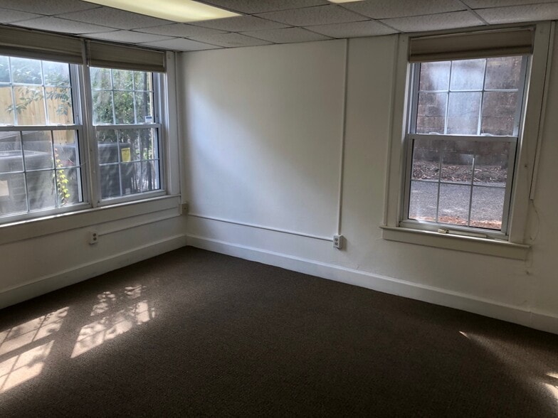 More Photos Of 411 E College Ave, Tallahassee Office Residential For Lease