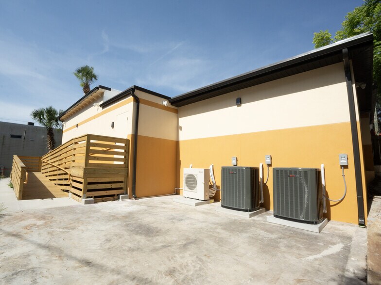 More Photos Of 309 N Woodland Blvd, Deland Freestanding For Sale