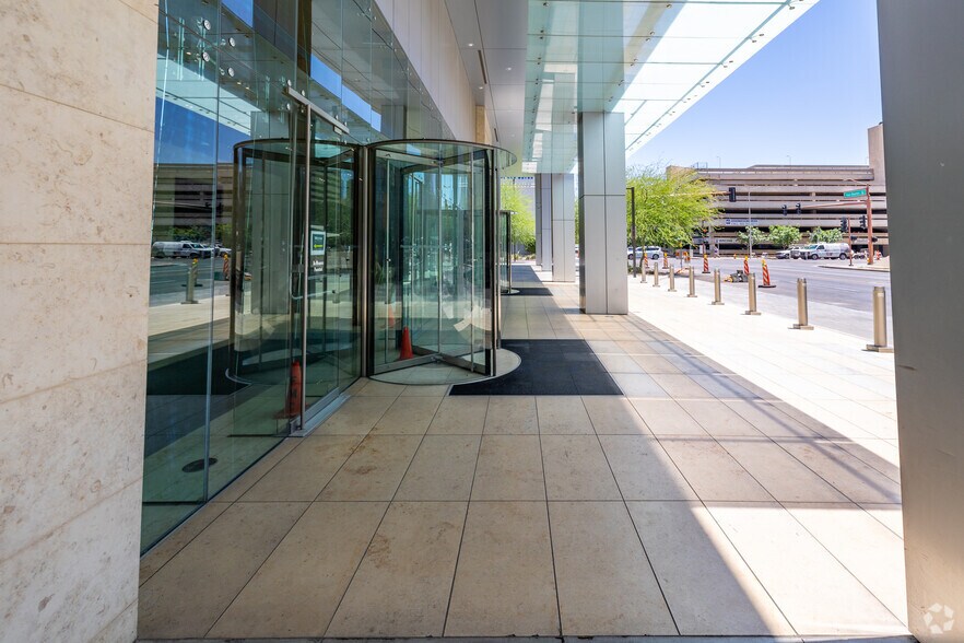 More Photos Of 333 N Central Ave, Phoenix Office For Lease