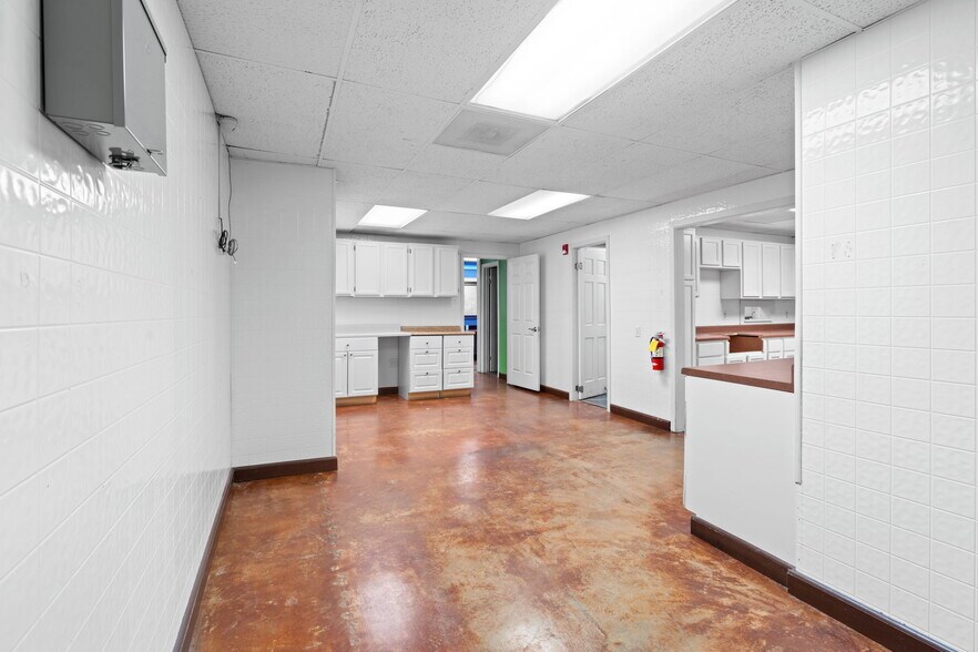 More Photos Of 5620 Rowlett Rd, Rowlett General Retail For Sale