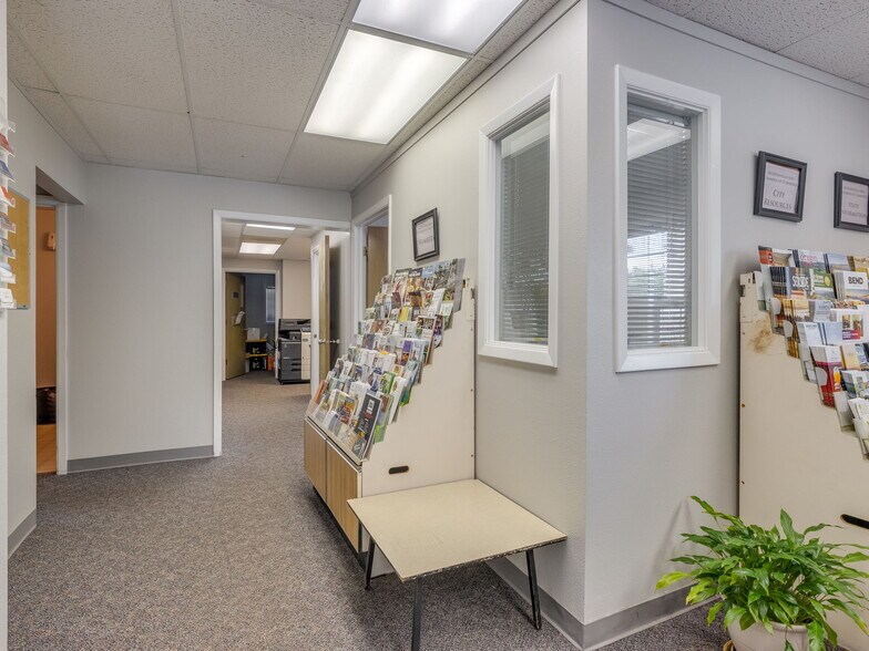 More Photos Of 319 NE 5th St, McMinnville Office Residential For Sale