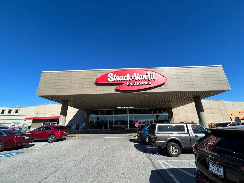 More Photos Of 1505-1525 US Highway 41, Schererville Department Store For Lease