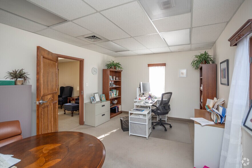 More Photos Of 201 Smith Dr, Cranberry Township Medical For Sale