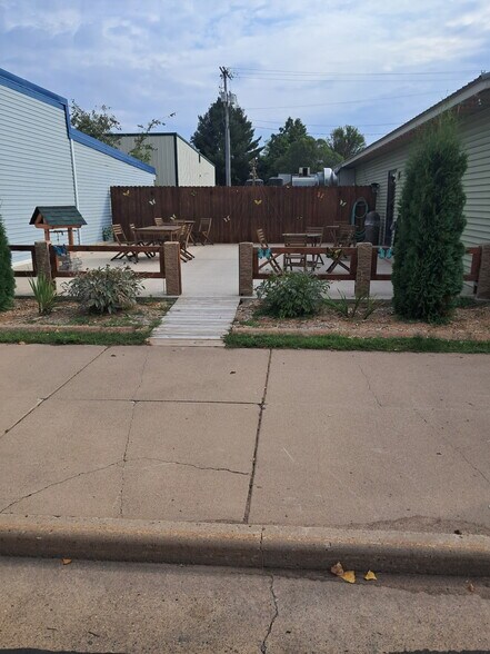 More Photos Of 7709 Main st, Siren Restaurant For Sale