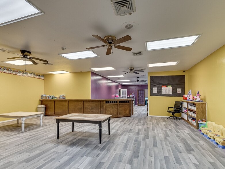 More Photos Of 1419 W London St, El Reno Religious Facility For Sale