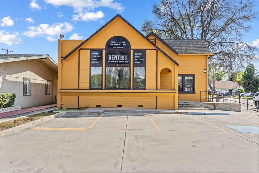 More Photos Of 235 W Noble Ave, Visalia Medical For Sale