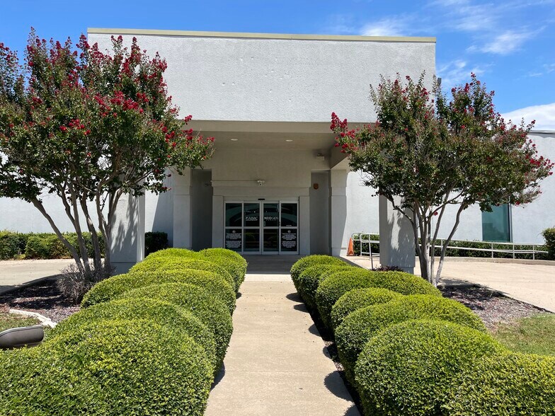 More Photos Of 1320 W Walnut Hill Ln, Irving Medical For Sale