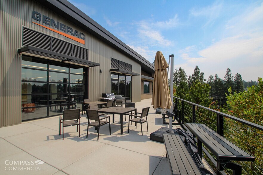 More Photos Of 2723 NW Potts Ct, Bend Office For Lease