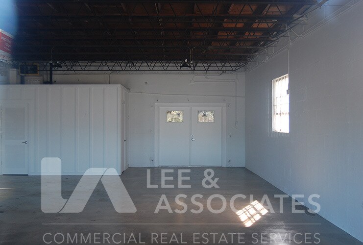 More Photos Of 13066 W Colonial Dr, Winter Garden Warehouse For Lease