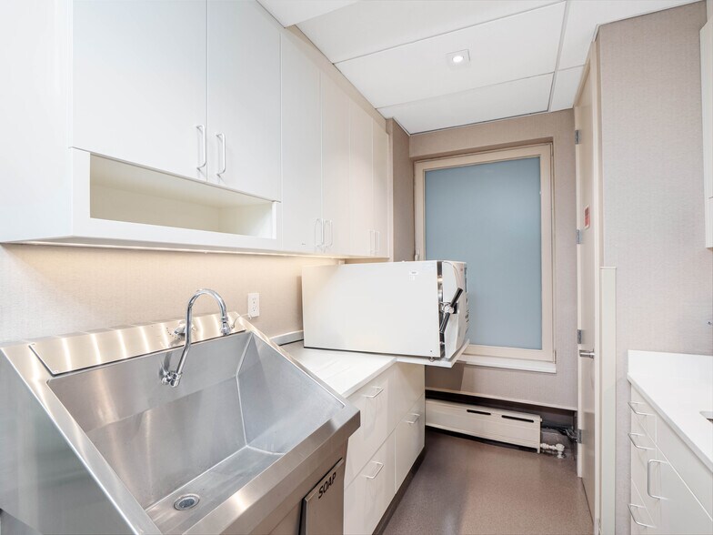 More Photos Of 1045 Park Ave, New York Apartments For Sale