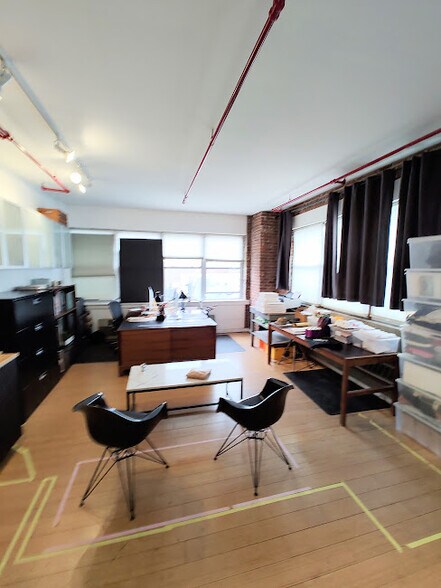 More Photos Of 190 N 14th St, Brooklyn Restaurant For Lease