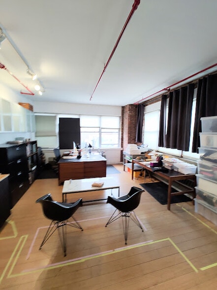 More Photos Of 190 N 14th St, Brooklyn Restaurant For Lease