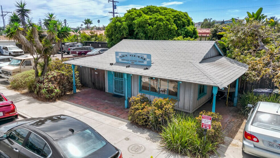 More Photos Of 600 N Coast Highway 101, Encinitas Freestanding For Sale