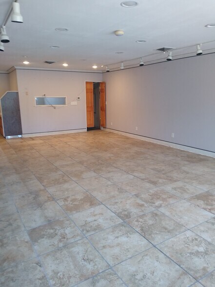 More Photos Of 301 W Broadway, Steeleville Freestanding For Sale