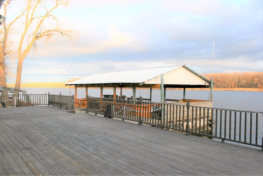 More Photos Of 10 Brick Row Ext, Athens Restaurant For Sale