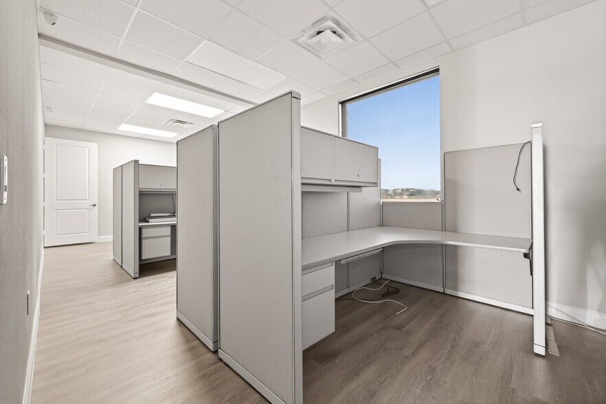 More Photos Of 25145 Star Ln, Katy Office For Sale