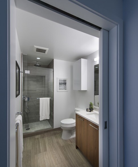 More Photos Of 399 Fremont St, San Francisco Apartments For Lease