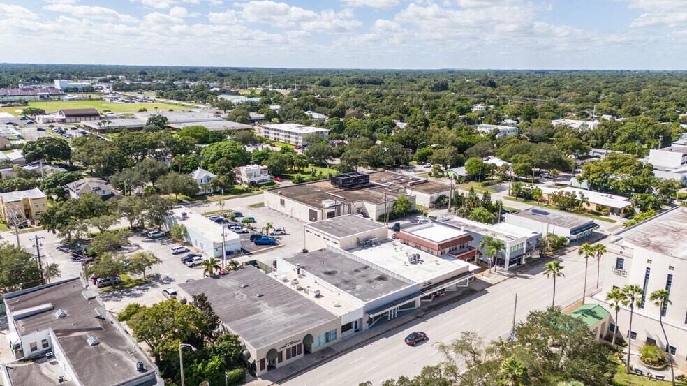 More Photos Of 1453 20th St, Vero Beach Restaurant For Lease