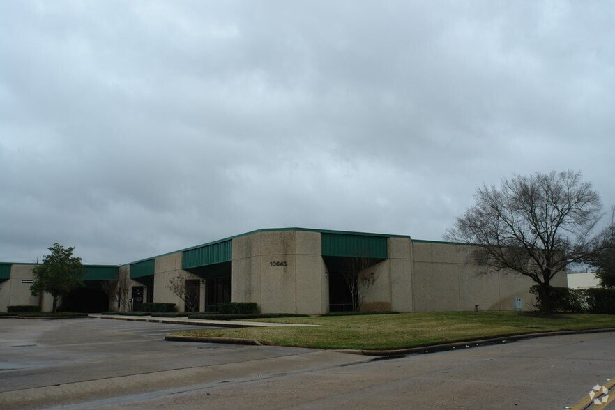 More Photos Of 10620 Stebbins Cir, Houston Unknown For Lease