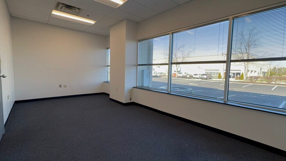 More Photos Of 1720 Fortune Ct, Lexington Light Distribution For Lease