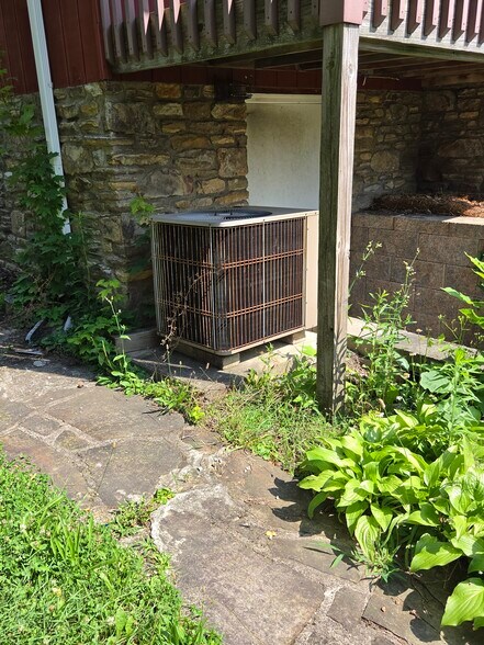 More Photos Of 108 S Market St, Ligonier Township Freestanding For Sale
