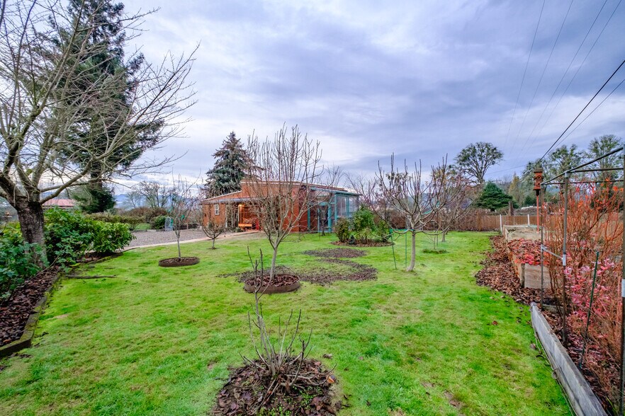 More Photos Of 909 Curry Rd, Roseburg Specialty For Sale